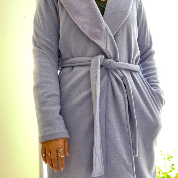 Purple cozy Ugg bathrobe - Picture 2 of 5